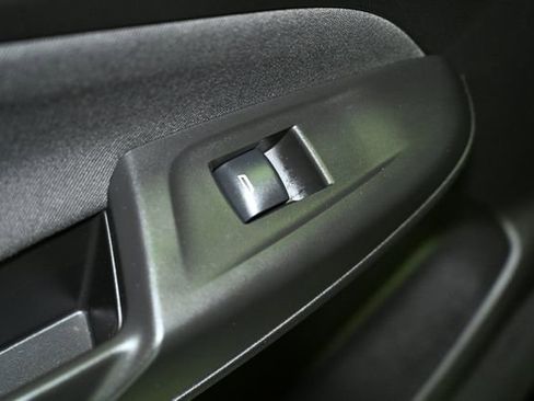 Used 2022 Chevrolet Bolt EUV LT w/ Comfort Package image 48