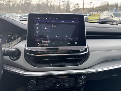 Used 2022 Jeep Compass Limited w/ Sun and Sound Group image 26