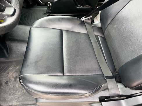 Used 2025 Ford Transit 250 148 Medium Roof RWD image 18