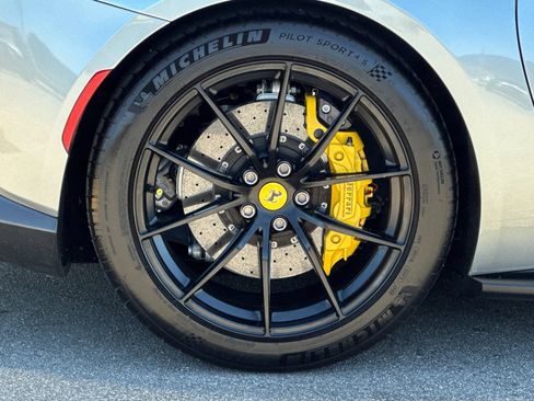 Used 2018 Ferrari 812 Superfast RWD image 41