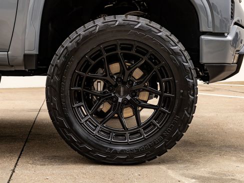 Used 2025 GMC Sierra 1500 Denali Ultimate image 12