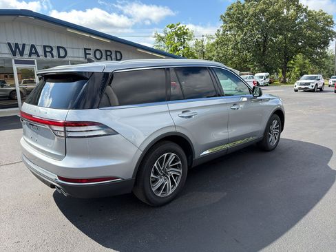 Used 2024 Lincoln Aviator AWD image 5