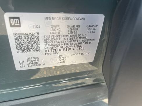 Used 2025 Chevrolet Trax LT FWD image 30
