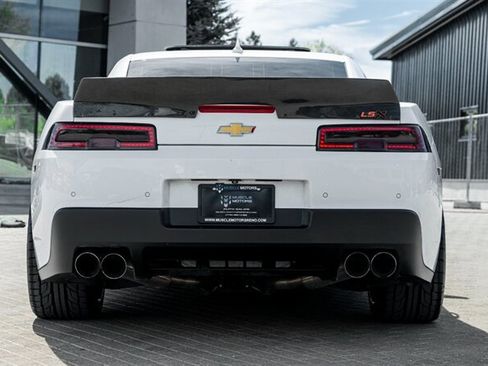 Used 2015 Chevrolet Camaro SS w/ RS Package RWD image 6