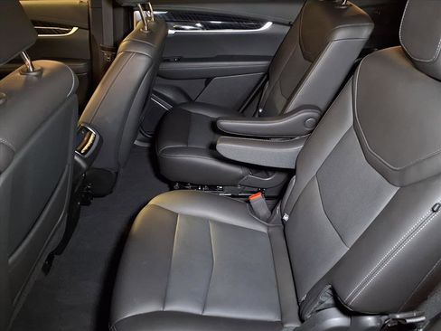 Certified 2025 Cadillac XT6 Premium Luxury image 18