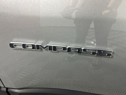 Used 2023 Jeep Compass Limited AWD/4WD image 11