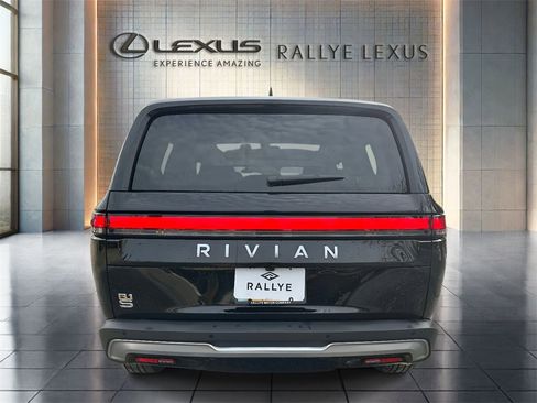 Used 2023 Rivian R1S Adventure image 4