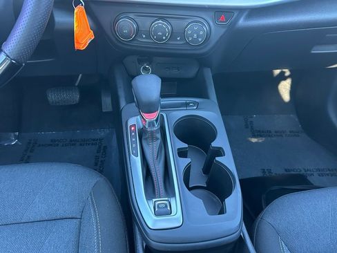 Used 2025 Chevrolet Trax RS w/ Sunroof Package image 20