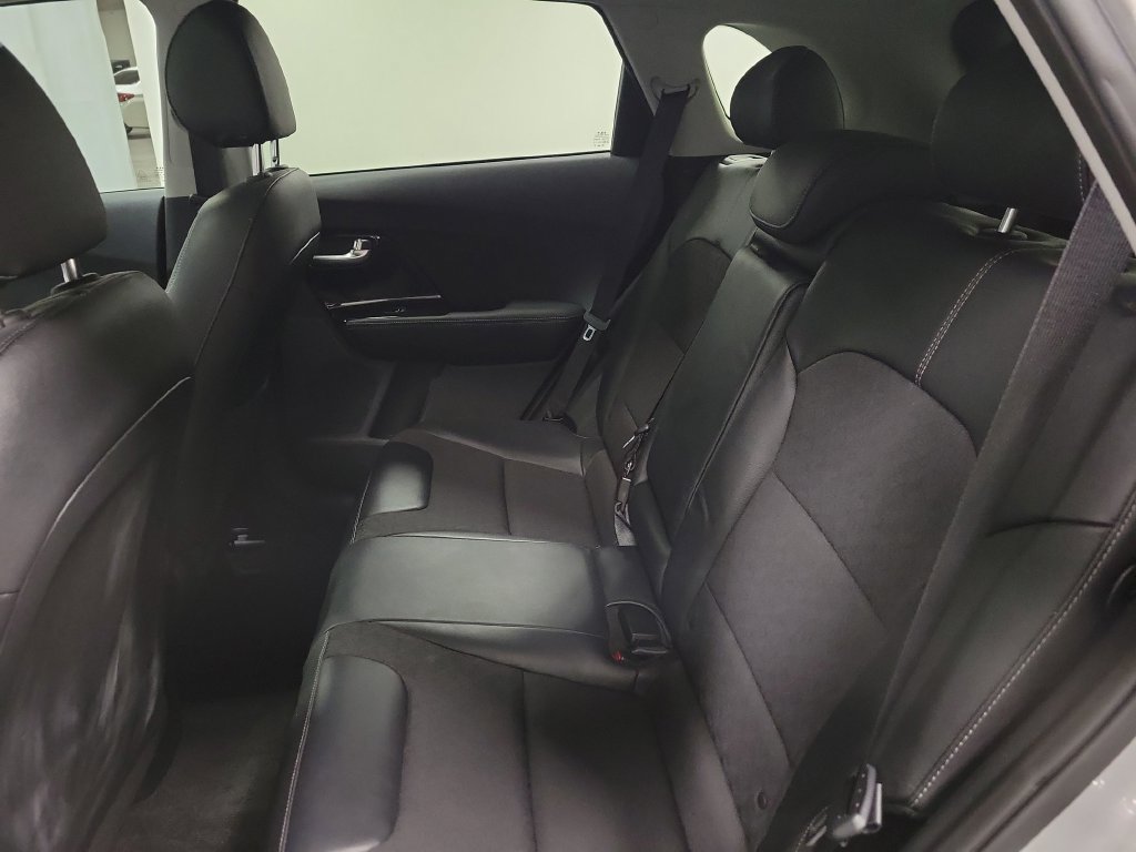Used 2021 Kia Niro Touring FWD image 31