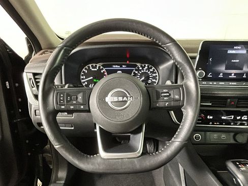 Used 2023 Nissan Rogue FWD image 17