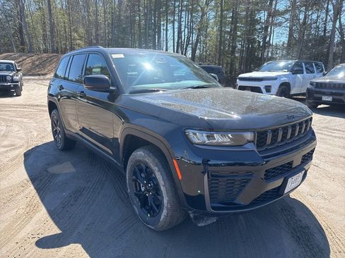 New 2026 Jeep Grand Cherokee Altitude AWD/4WD image 7