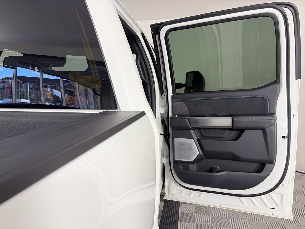 Used 2025 Ford F350 Platinum w/ Tremor Off-Road Package AWD/4WD image 29