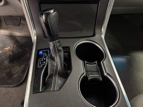 Used 2016 Toyota Camry image 26