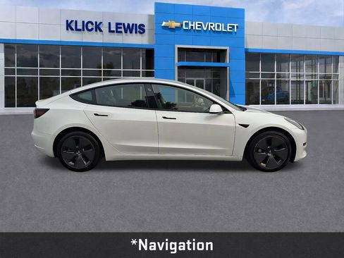 Used 2023 Tesla Model 3 Standard Range RWD image 9