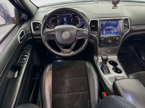 Used 2018 Jeep Grand Cherokee Laredo AWD/4WD image 25