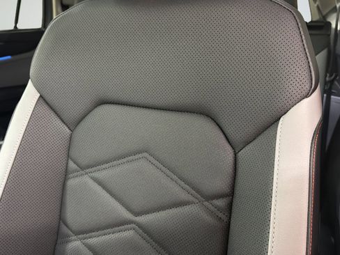 New 2026 Volkswagen Atlas Peak Edition AWD/4WD image 19