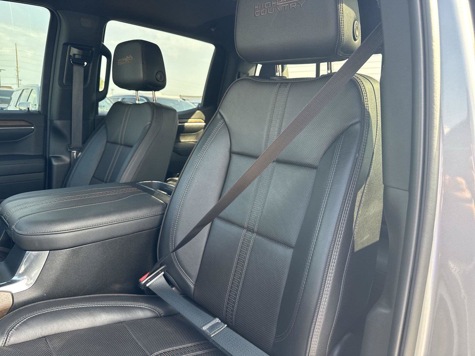 Used 2023 Chevrolet Silverado 1500 High Country w/ Technology Package AWD/4WD image 19