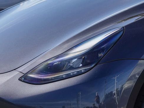 Used 2022 Tesla Model Y Performance image 8