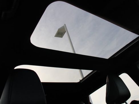 Used 2023 Toyota bZ4X XLE image 19