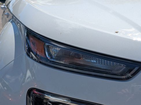 New 2025 Hyundai Venue SE image 9