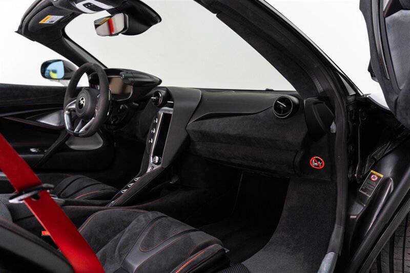 Used 2024 McLaren 750S Spider RWD image 73