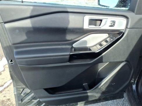 Certified 2023 Ford Explorer Platinum w/ Technology Package image 14