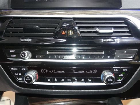 Used 2018 BMW 530i xDrive image 36