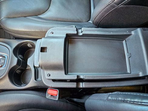 Used 2020 Jeep Cherokee Limited image 25