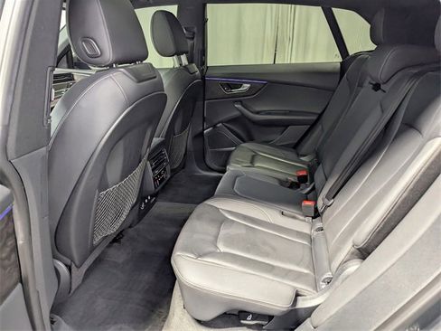 Used 2019 Audi Q8 Premium Plus w/ Premium Plus image 9