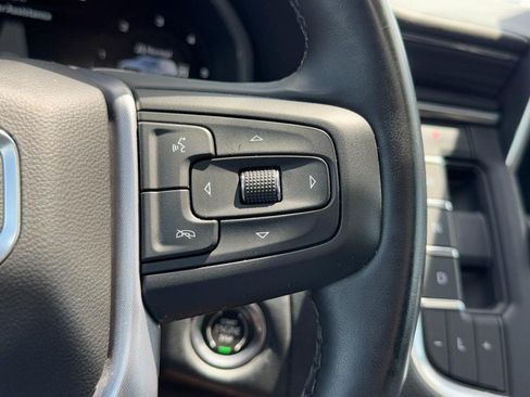 Used 2023 GMC Yukon XL SLT AWD/4WD image 18