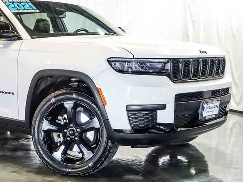Used 2021 Jeep Grand Cherokee L Laredo AWD/4WD image 3