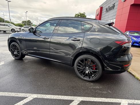 Used 2022 Maserati Levante GT AWD/4WD image 5