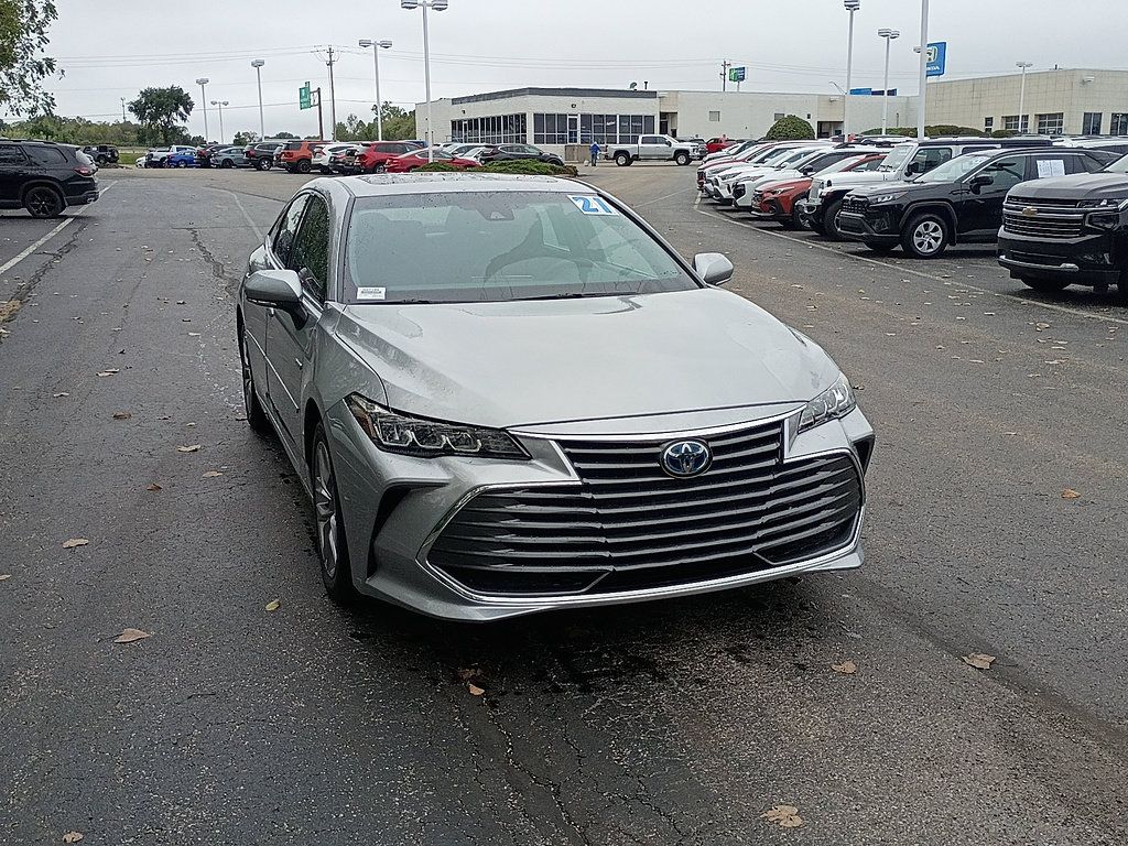 Used 2021 Toyota Avalon XLE w/ Moonroof Package FWD image 1