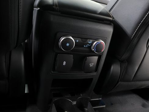 Used 2022 Ford Explorer Limited image 24
