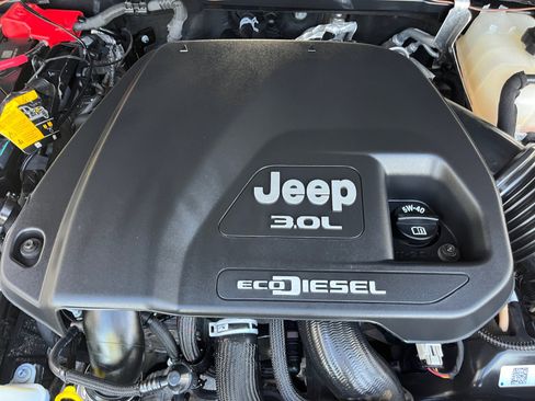 Used 2022 Jeep Gladiator Rubicon w/ LED Lighting Group AWD/4WD image 28
