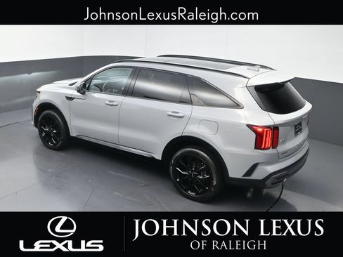 Used 2022 Kia Sorento SX AWD/4WD image 26