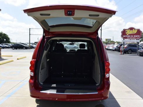 Used 2015 Dodge Grand Caravan SXT image 58