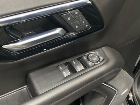 Used 2025 Chevrolet Tahoe Z71 w/ Comfort Package image 14