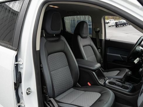 Used 2021 Chevrolet Colorado Z71 w/ Safety Package AWD/4WD image 22