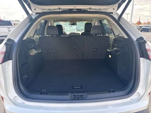 Used 2022 Ford Edge Titanium image 6