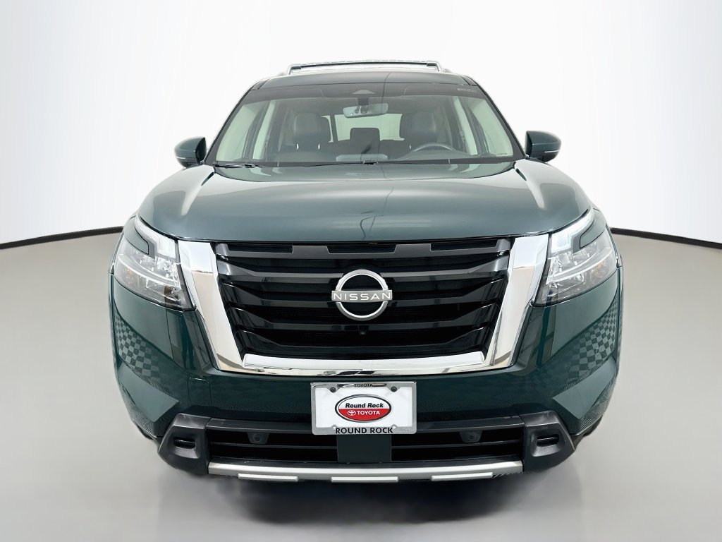 Used 2024 Nissan Pathfinder SL AWD/4WD image 2