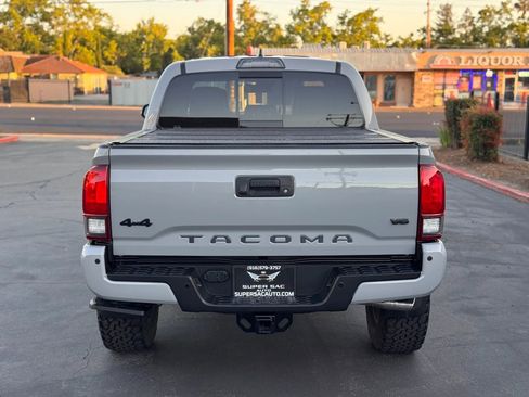 Used 2019 Toyota Tacoma TRD Off-Road AWD/4WD image 5