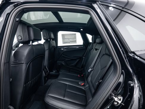 Certified 2026 Porsche Macan S AWD/4WD image 22