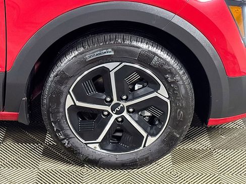 Certified 2023 Kia Niro LX image 23