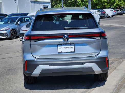 New 2025 Volkswagen Tiguan SE image 5