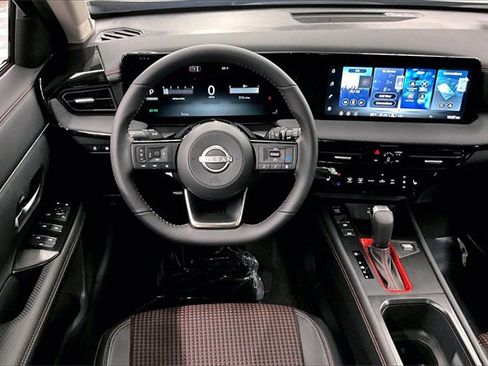 New 2026 Nissan Kicks SR image 19