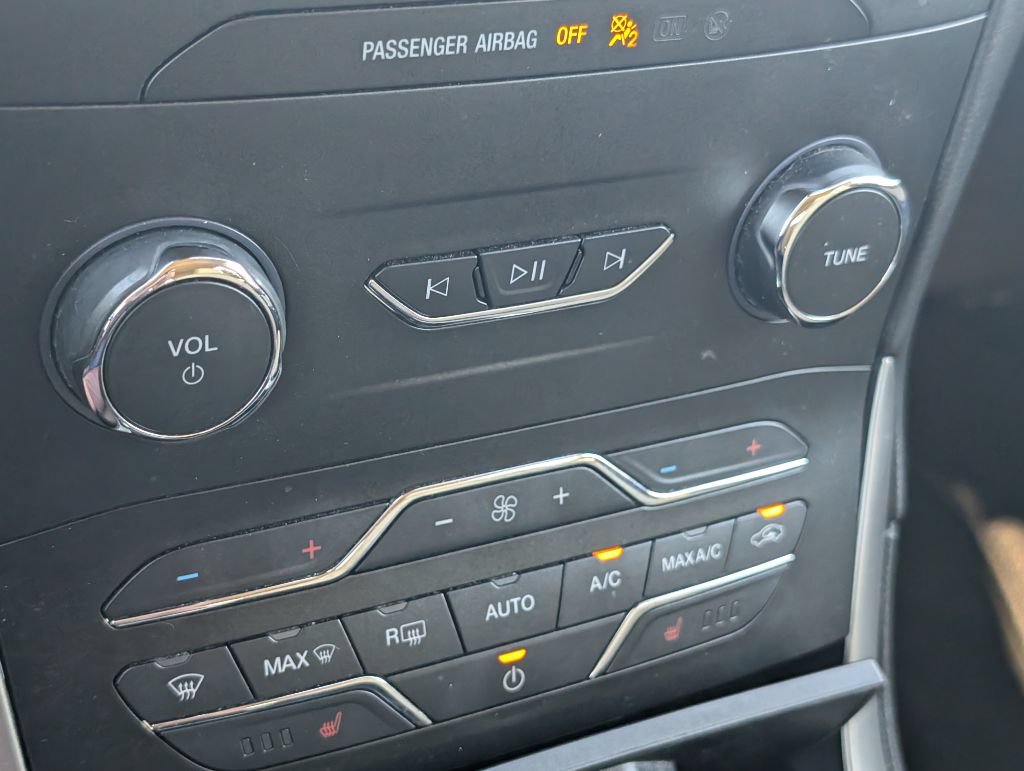 Used 2020 Ford Edge SEL w/ Convenience Package FWD image 19