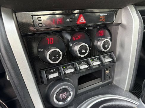 Used 2020 Toyota 86 RWD image 21