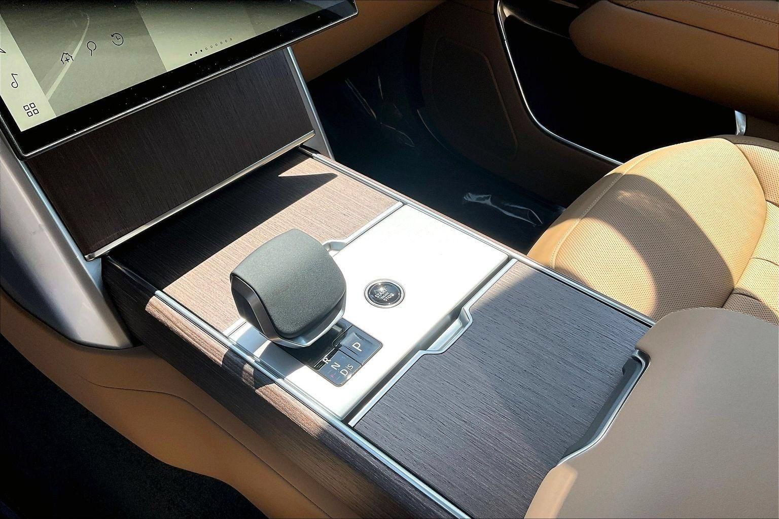 New 2026 Land Rover Range Rover SE AWD/4WD image 13