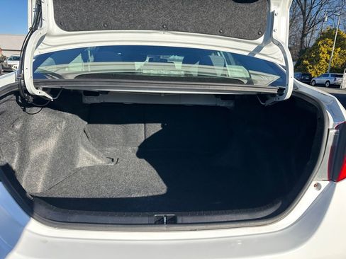 Used 2015 Toyota Corolla L image 18